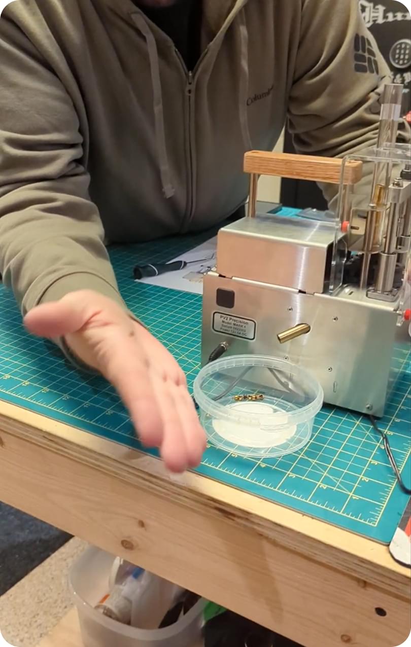 Primer Ejection of Automatic Depriming Machine